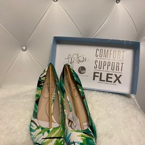 LIFE STRIDE Soft System Limited Edition spring pattern. Size 7m